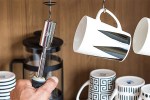 How does a Universal Socket Wrench work?